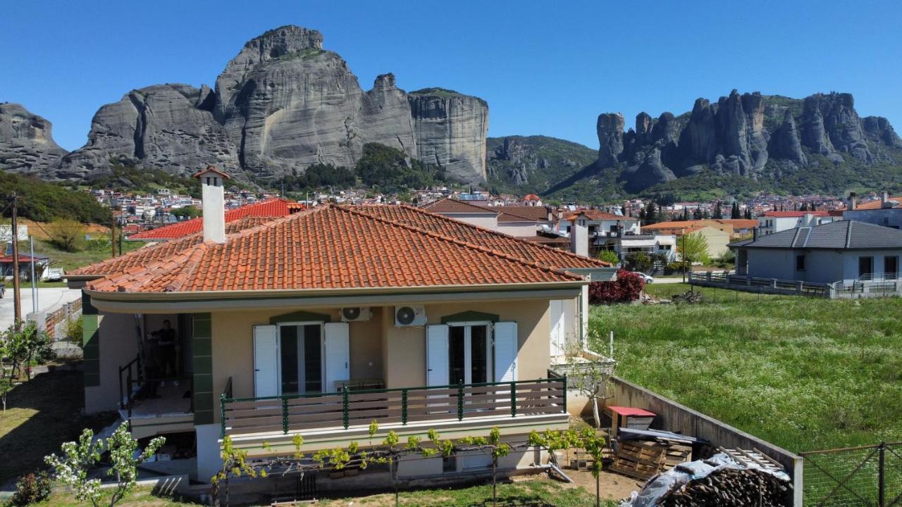 Georgia'S Guesthouse Kalambaka Bagian luar foto