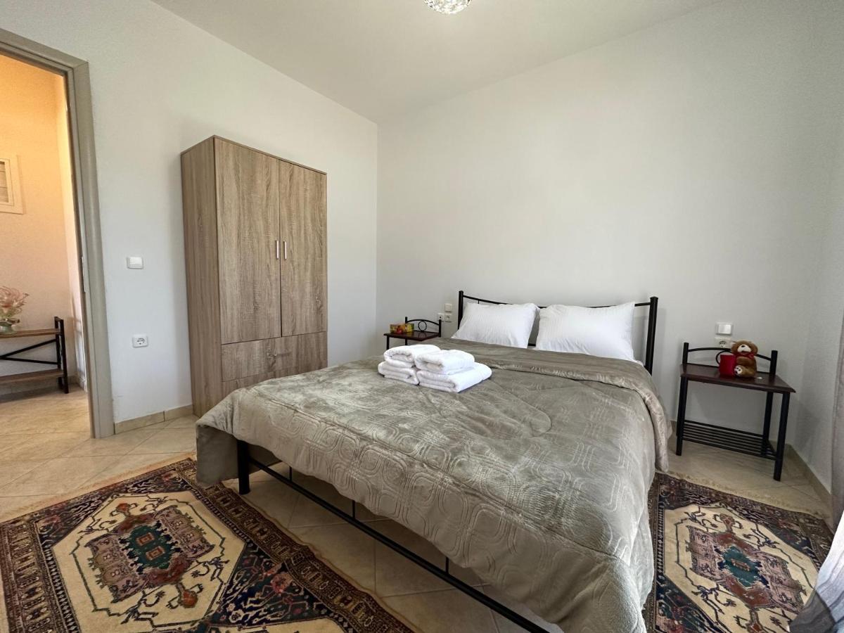 Georgia'S Guesthouse Kalambaka Bagian luar foto